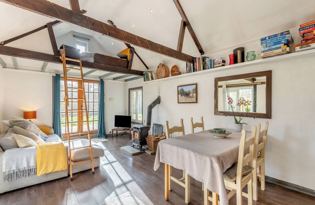 2 bedroom accommodation in Tunbridge Wells