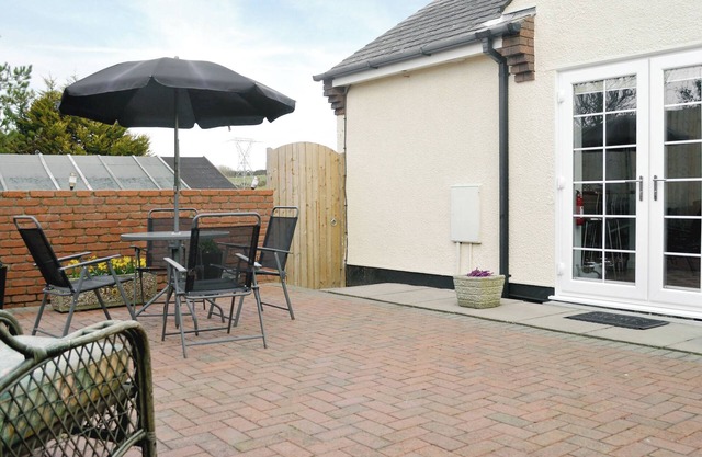 2 bedroom accommodation in Caergeiliog, near Holyhead