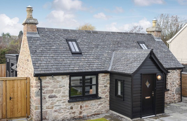 2 bedroom accommodation in Inverness