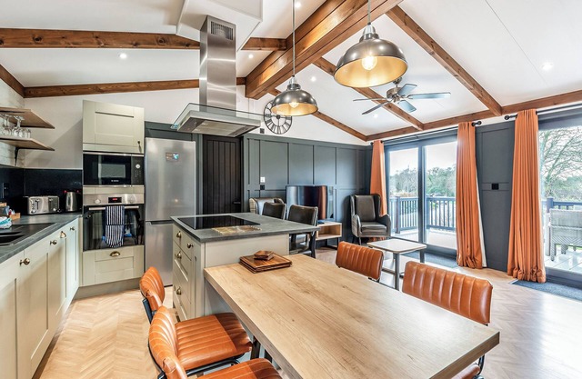 2 bedroom accommodation in Snitterfield, Stratford Upon Avon