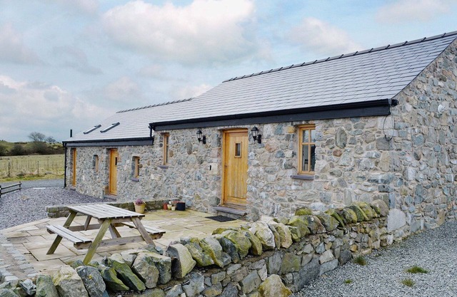 2 bedroom accommodation in Tynlon, near Rhosneigr