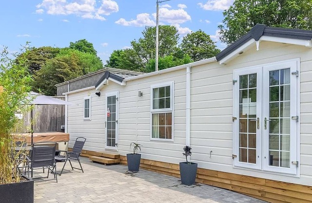 2 bedroom accommodation in Penzance