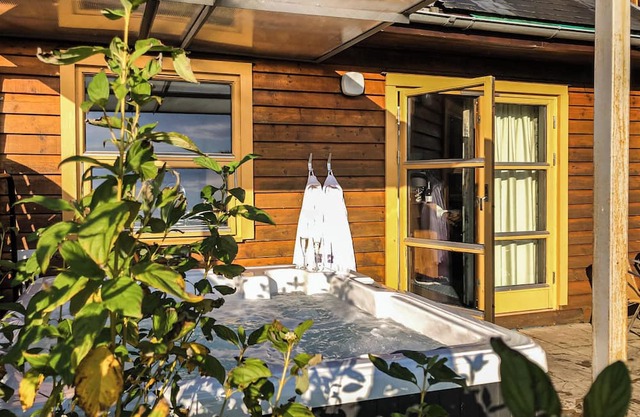 2 bedroom accommodation in Balmaha
