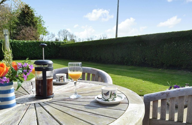 2 bedroom accommodation in Lyng, near Norwich