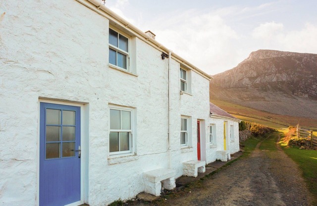 2 bedroom accommodation in Trefor
