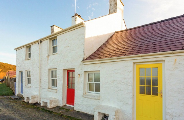 2 bedroom accommodation in Trefor