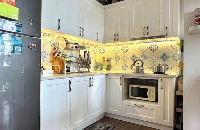 2 bedroom apartment 75m2, spacious, nice view, high speed wifi, full amenities.