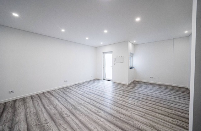 2 bedroom apartment for rent in Sacavém