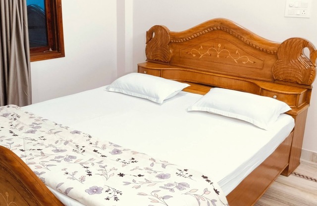 2-bedroom apartment in charming Ranchi with AC, WiFi for family and solo visitor