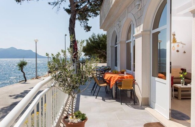 2 bedroom apartment with Sea view