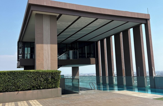 2-bedroom condo in beautiful Tambon Sam Rong Nua with WiFi, AC, fitness room