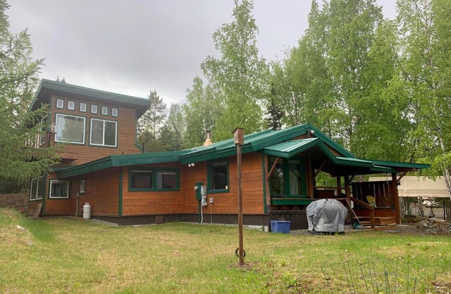 2 Bedroom Funny River Cabin with Mountain Views - Close to Browns Lake & Kenai