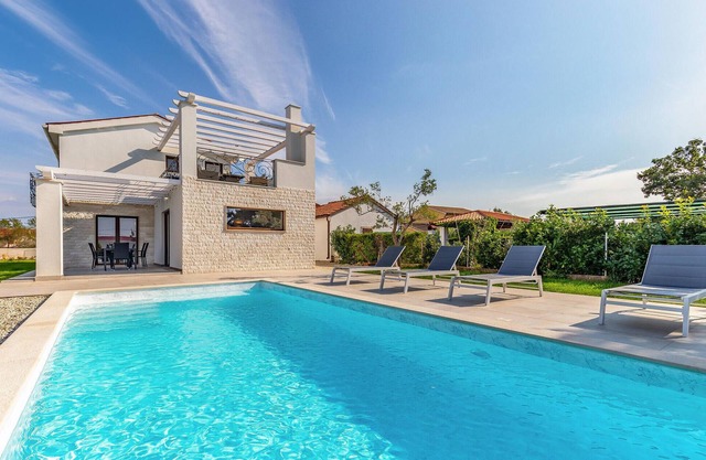 2 bedroom lovely home in Hrboki