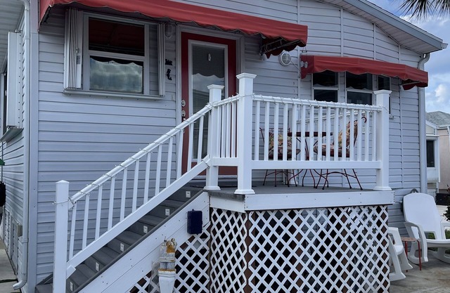 2-bedroom mobile home just 6 minutes to Fort Pierce Beach
