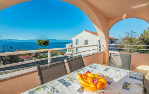 2 Bedroom Nice Apartment In Njivice