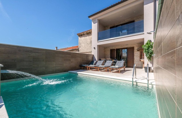 2 bedroom nice home in Barban