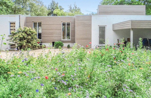 2 bedroom nice home in Ieper