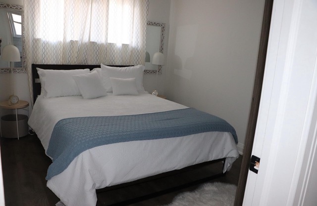 2 bedroom oasis in Toronto , minutes from downtown