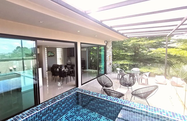 2 bedroom villa (sleeps 4) with small private pool