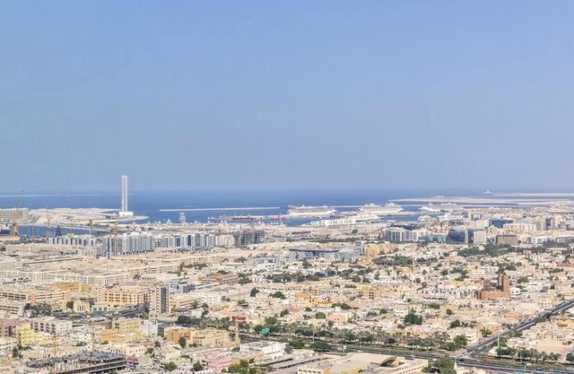 2 Bedroom w/Infinity Pool Near DWTC