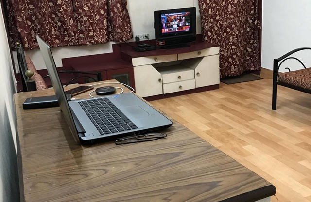 2 BHK, Two Private AC Rooms in an Apartment in Central Pune