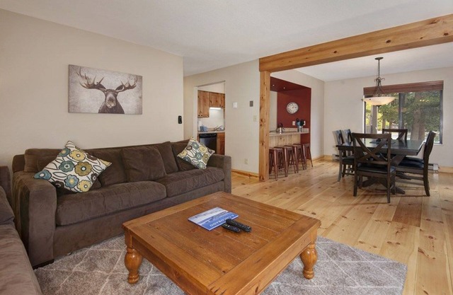2 blocks to Main Street - Easy access to ski Copper/Breckenridge - Virtual Tour