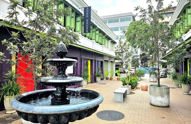 2 BR Soho house Lux |Walk to Chinatown|MRT|Pier