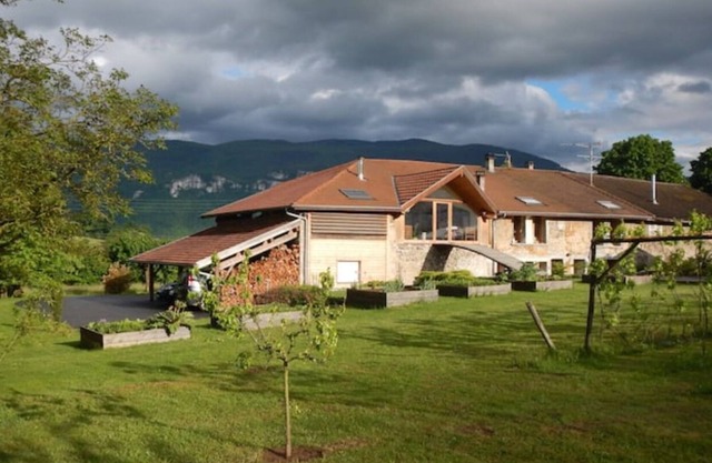 2 comfortable rooms facing Vercors