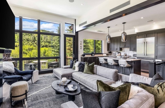 2 Homes 7 Beds Sleeps 20 Pool Hot Tub Walk to Ski