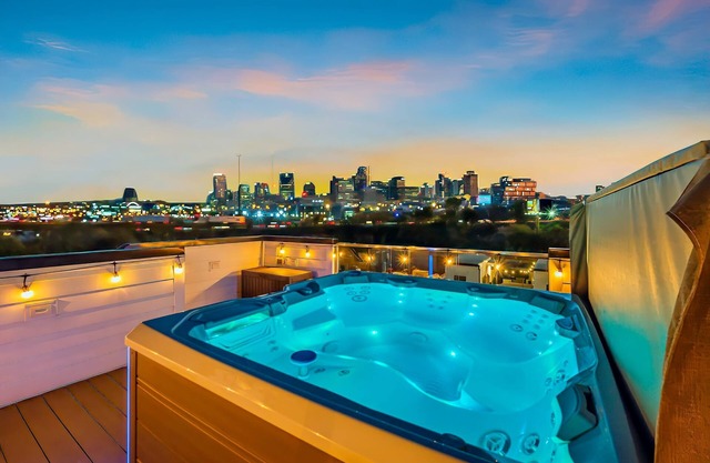 2 Hot Tubs Karaoke Game Room Downtown Nashville