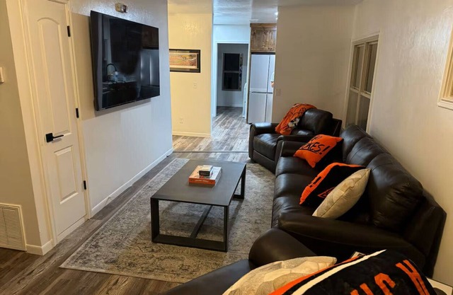 2 King Bed OSU Rental House