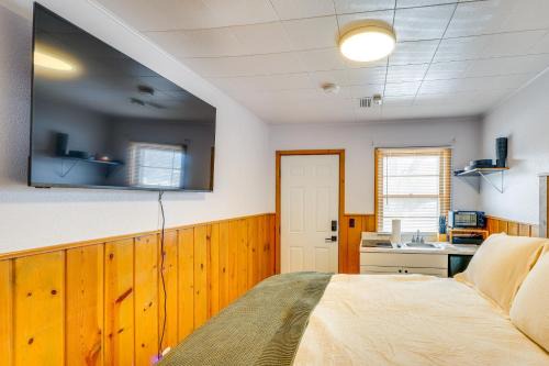 2 Mi to Black Hills Natl Forest Convenient Pad!