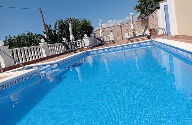 2 MINUTES FROM MOTRIL AND TORRENUEVA. POOL AND GREAT LANDSCAPED AREA. PLAY