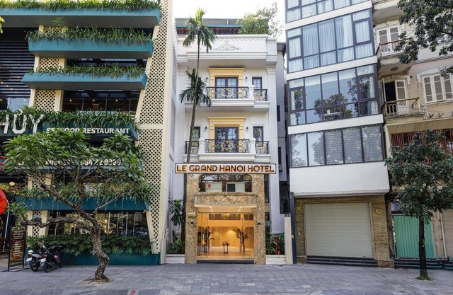 2-Person Modern Stay | Near Hanoi’s Central Park