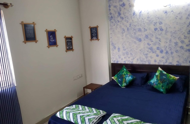 2 private rooms out of 3 bhk - Corporate Sheters