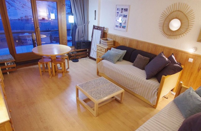 2-room apartment for 5 people, balcony with lake view, in Tignes