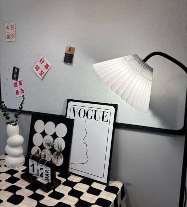 2 Room Twenty Five The Amber