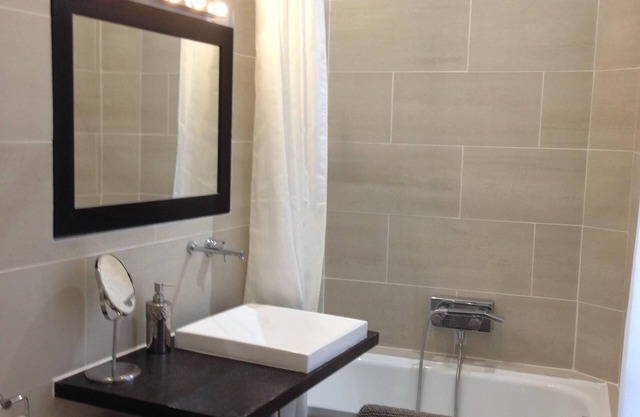 2 rooms on beautiful garden