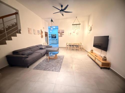 2 Storey Terrace 39 night market