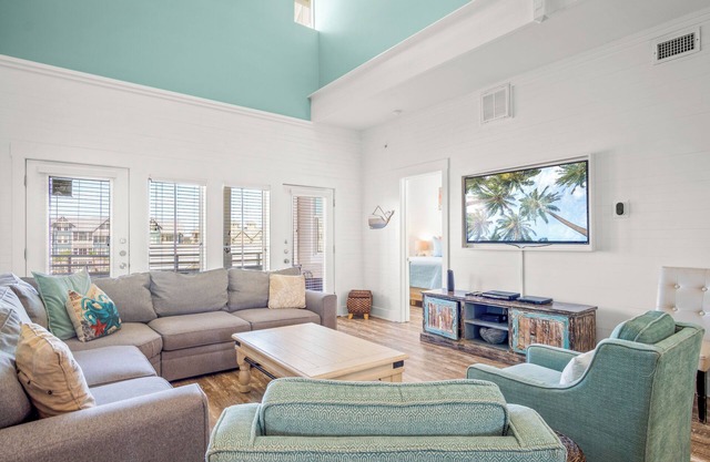 2-Story Condo w/All Cinnamon Shore Pools & Amenities+Great Coastal Style