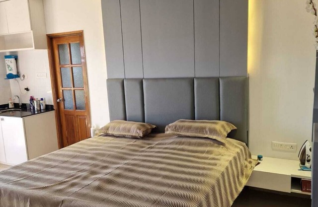 2 x King Size en suite bedrooms with wardrobes with fridge and filtered water.n