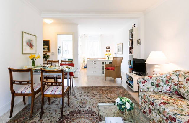 2018 modernized feel-good oasis with lots of comfort and charm, sunny and quiet