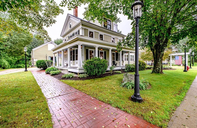 22 Broad Steet - Perfect for wedding groups. Walking Distance to The Bethel Inn
