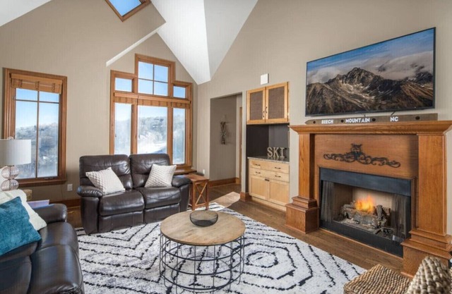22 Slopes - Beech Mountain Ski Chalet