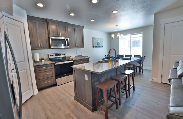 225 - Bear Lake Escapes. Beautiful & brand new! Unbeatable location in Garden City