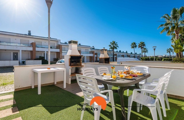 #226 Vila LII by Home Holidays