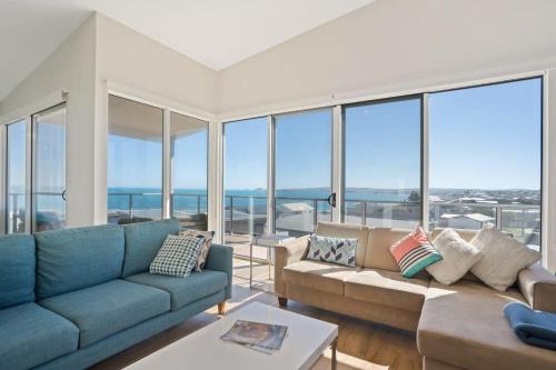 23 Boomer - BYO Linen - Wi-Fi - Luxury - Ocean Views