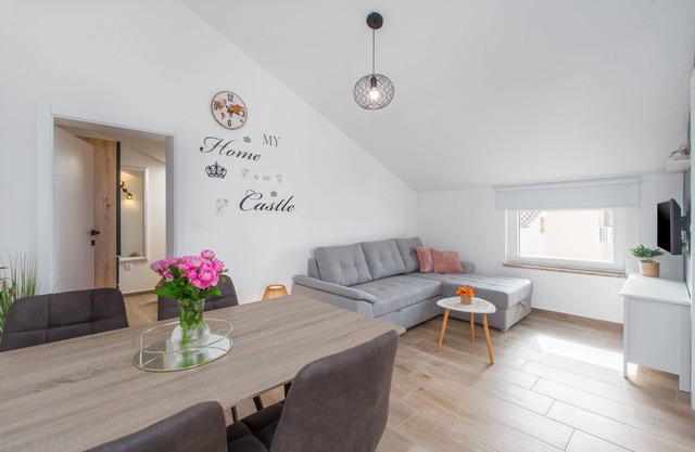 250m from the beach, modern, air-conditioned, 2-3 persons