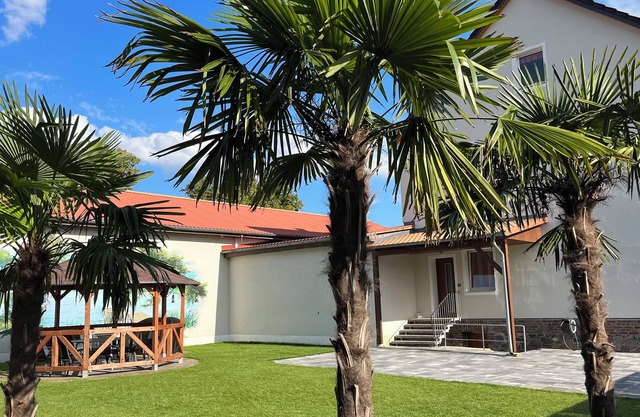 250sqm vacation home near Berlin for 13 people with property