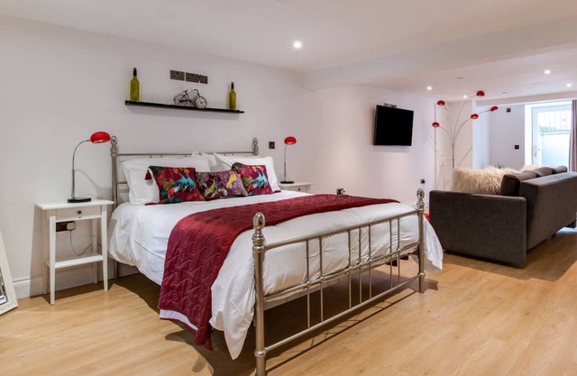 27 Morfa Bach in Aberystwyth